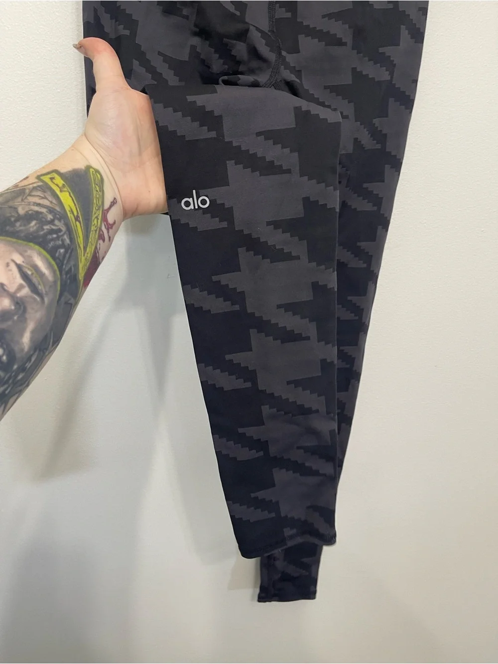 Alo Yoga Houndstooth Airbrush Leggings